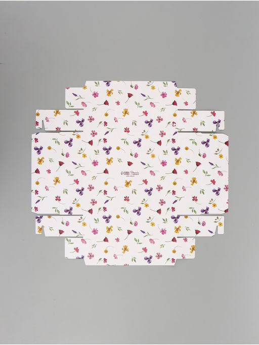 Цена за 2 шт. Коробка подарочная Нежность, тиснение, 23.5?20.5?5.5 см