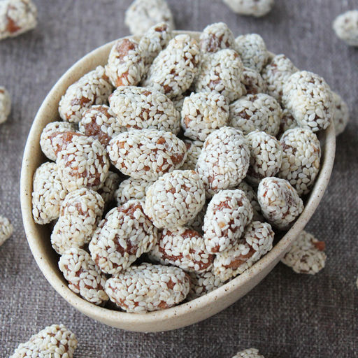 Миндаль с мёдом в кунжуте