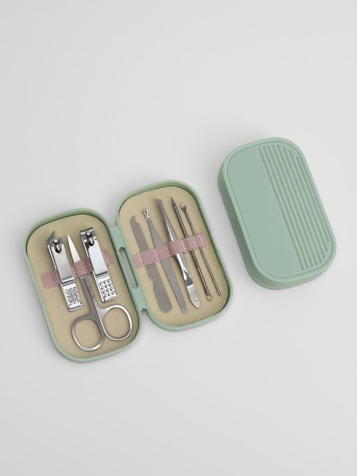 Набор маникюрный, 8 предметов, в пластиковом футляре, зелёный