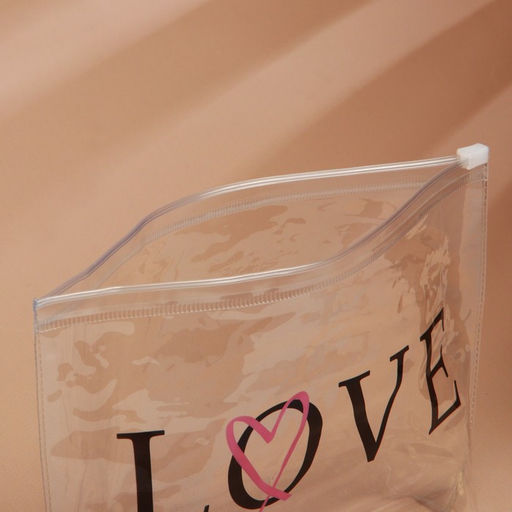Цена за 2 шт. Косметичка из прозрачного PVC 21×2×14 см «LOVE»