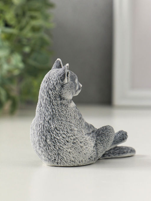 Сувенир "Кот с яйцами сидит" 6,6 см