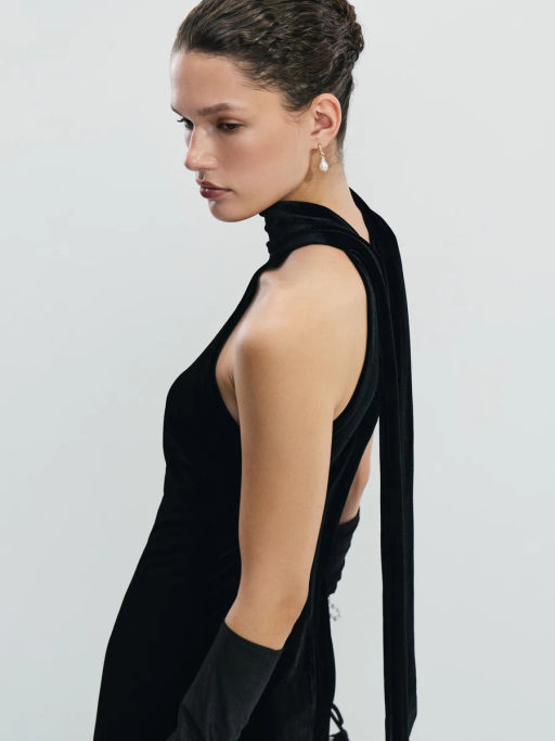 Платье из бархата с воротником халтер / Zarina