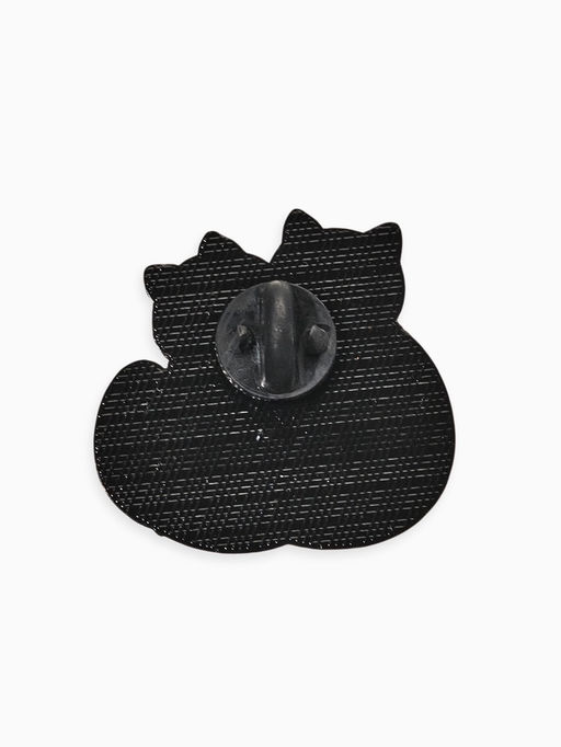 Значок Котики влюблённые, цветной в чёрном металле