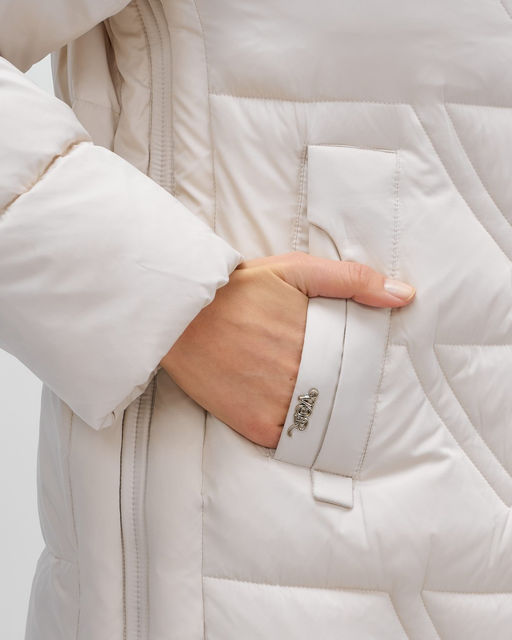 Куртка зимняя женская классическая с капюшоном бежевого цвета 7671B - Visdeer фото 7