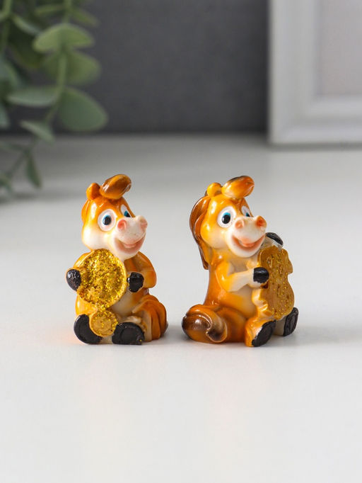 Цена за 3 шт. Фигурка полистоун Коняшка с валютой, 3?2.5?4.5 см, МИКС