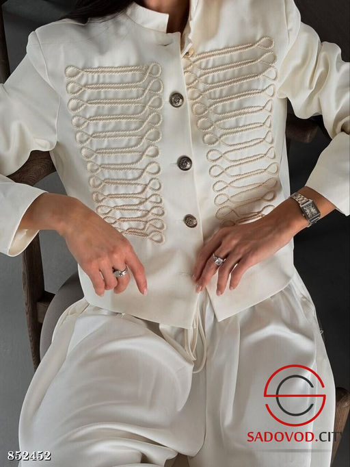 Пиджак женский нарядный