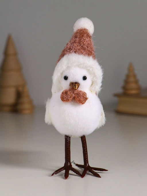 Фигурка «Белая птичка в колпаке и бабочке на веточке ели», 5.3×9.5×14 см