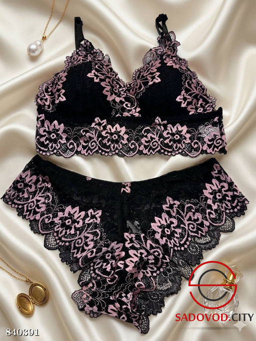 Комплект нижнего белья с кружевом