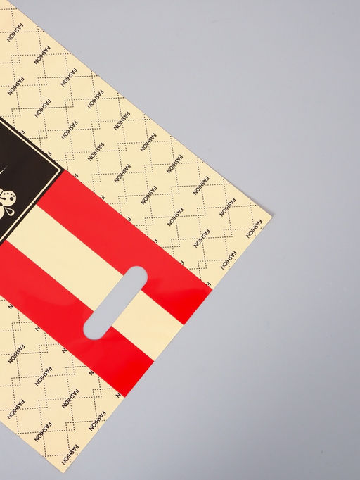 Цена за 50 шт. Пакет полиэтиленовый с вырубной ручкой "Люкс" 30 х 40 см 60 мкм