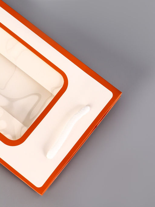Цена за 12 шт. Пакет подарочный под бутылку с PVC окном, 12.5×8.5×36 см, белый с красной каймой