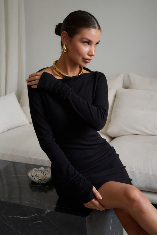 Платье лапша с открытыми плечами