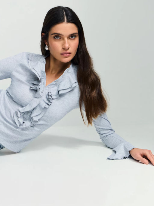 Приталенный лонгслив с воланами / Zarina