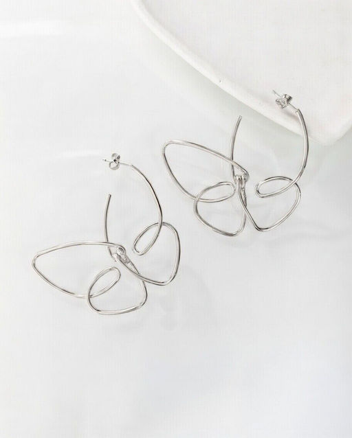 Стильные серьги