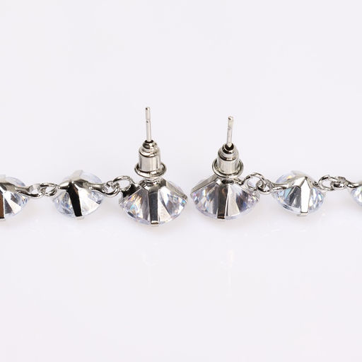 Серьги висячие со стразами Змейка L= 7.6 см, цвет белый в серебре