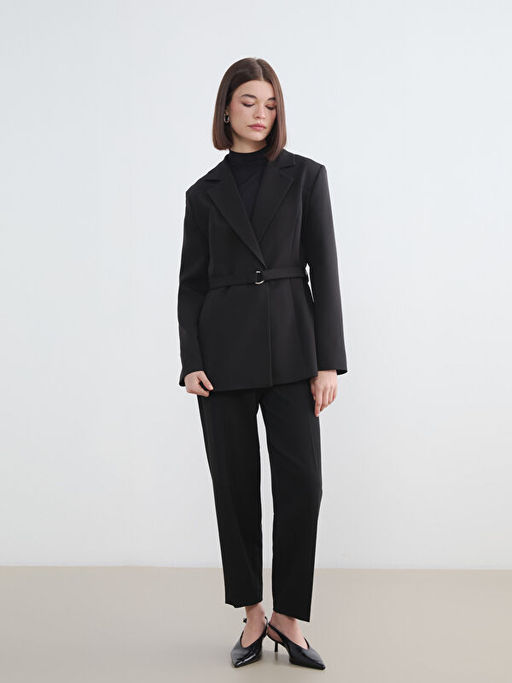 Beli Kemerli Kad?n Blazer Ceket
