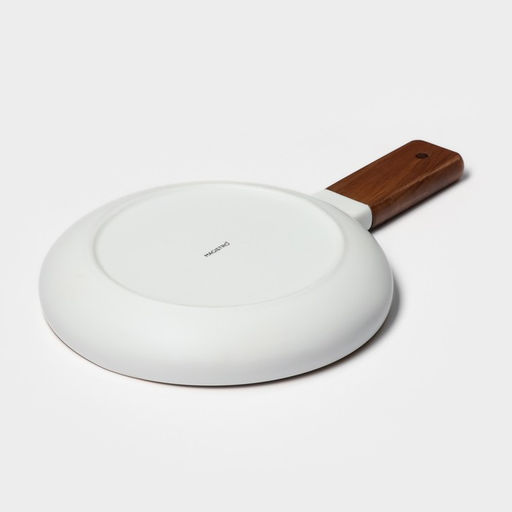 Блюдо фарфоровое для подачи с деревянной ручкой Magistro, d=20 см, цвет белый  фото 6