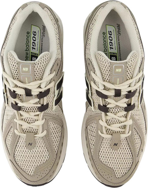 Кроссовки взрослые