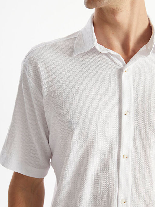 Regular Fit K?sa Kollu Erkek Dokulu G?mlek