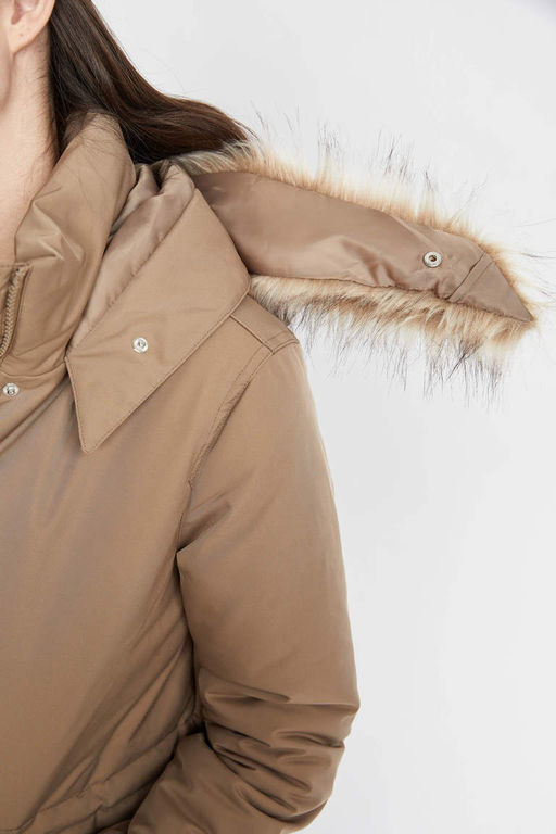 Водонепроницаемая парка из искусственного меха с капюшоном Relax Fit - Defacto фото 9