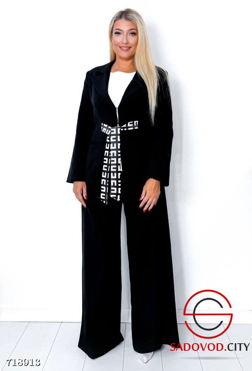 Брючный классический костюм