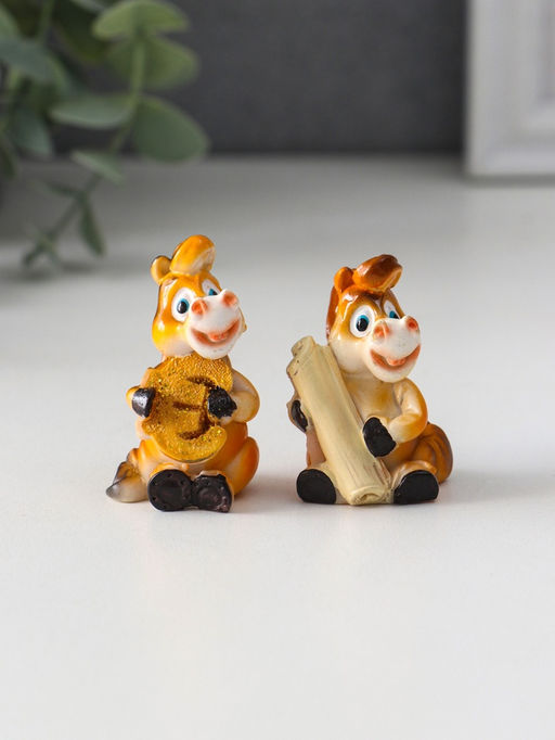 Цена за 3 шт. Фигурка полистоун Коняшка с валютой, 3?2.5?4.5 см, МИКС
