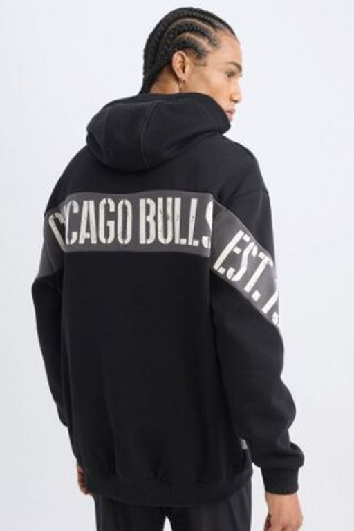 DeFactoFit NBA Chicago Bulls Boxy Fit Kapusonlu S?rt Bask?l? Kal?n Sweatshirt