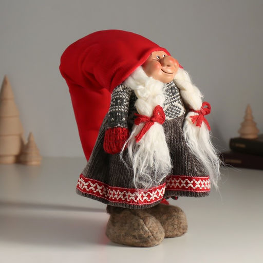 Кукла интерьерная текстильная «Бабусечка в длинном красном колпаке и сером платье», 25 см