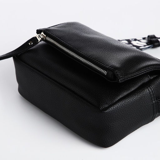 Сумка женская кросс-боди TEXTURA на молнии, 21×7×13 см, чёрная