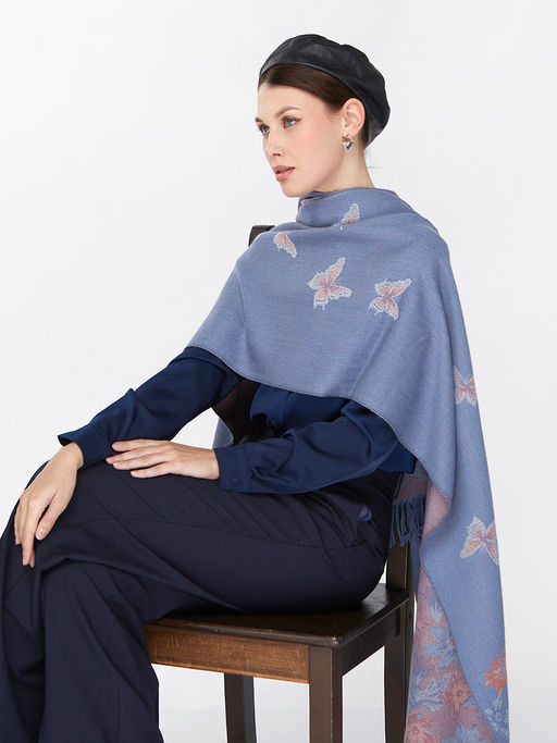 В составе ШЕРСТЬ и КАШЕМИР Большой, мягкий, теплый однотонный двусторонний палантин