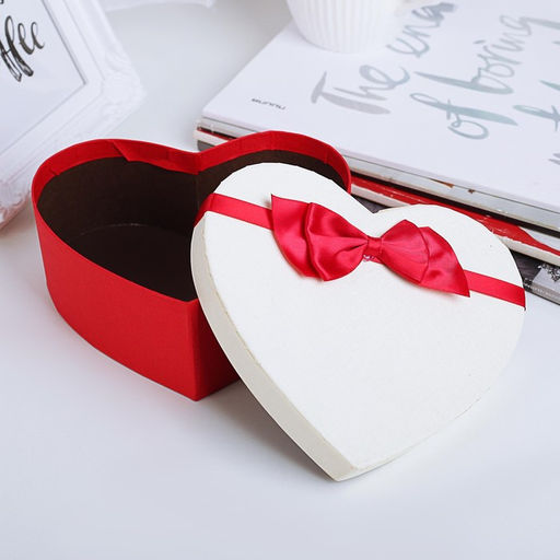 Набор подарочных коробок сердце 3 в 1, алый - белый 21?19?9 - 15.5?14?6 см