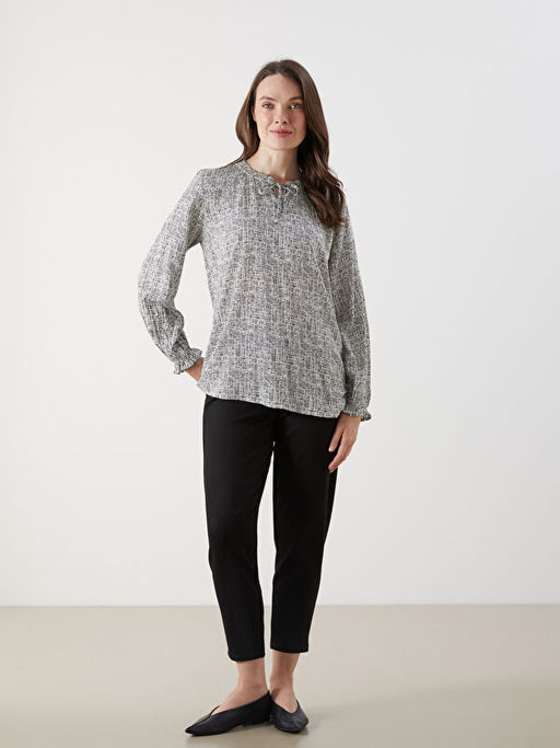 Ba?lamal? Yaka Desenli Bluz