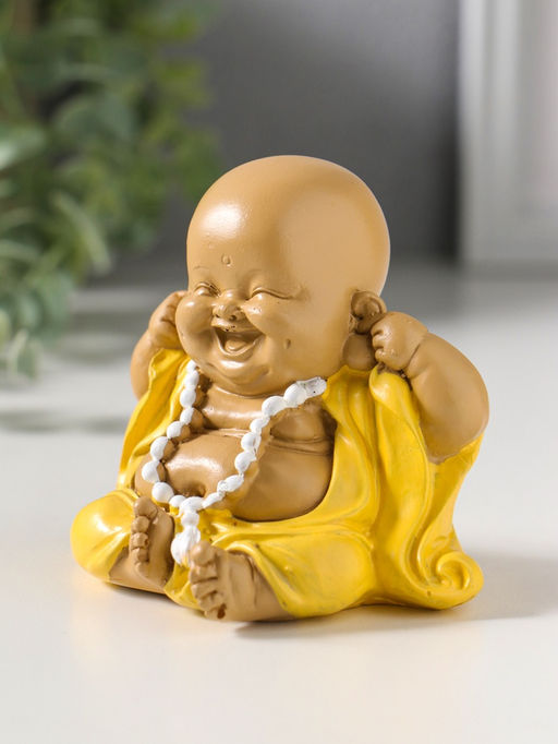 Фигурка полистоун «Маленький хотей в жёлтом одеянии - не слышу», 7.5×9.5×8.3 см
