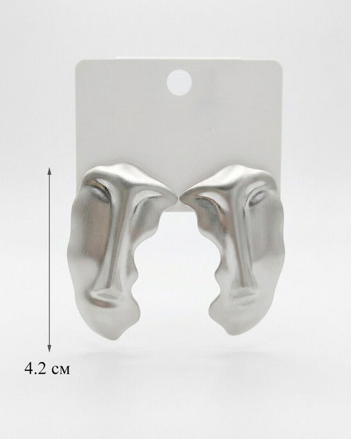 Стильные серьги