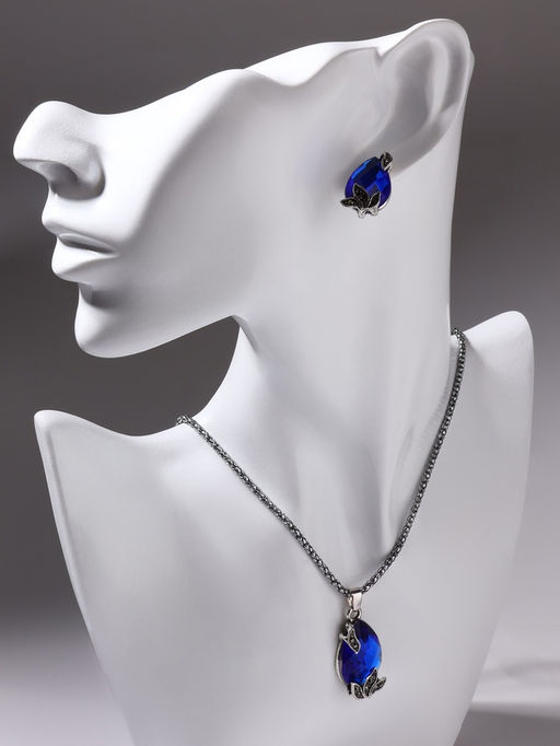 Гарнитур 2 предмета: кулон, серьги Жаклин листок, цвет синий в чернёном серебре, 45 см