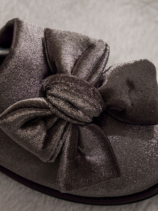 Fiyonk Fig?rl? Kad?n Pel?? Ev Terli?i