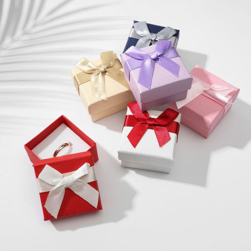 Цена за 6 шт. Коробочка подарочная под кольцо, серьги «Моменты», 5×5 см, (полезная часть 4.5×4.5 см,) МИКС