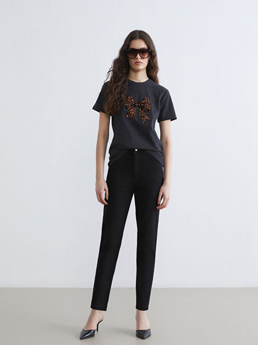 Bisiklet Yaka Fiyonk Bask?l? Kad?n Ti??rt