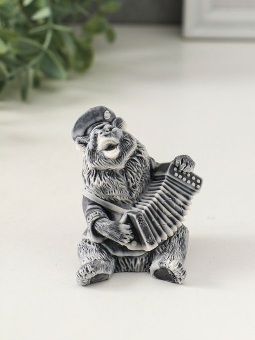 Сувенир "Медведь играет на гармошке" 6,3 см