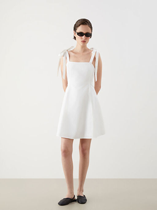 Kare Yaka Mini Elbise