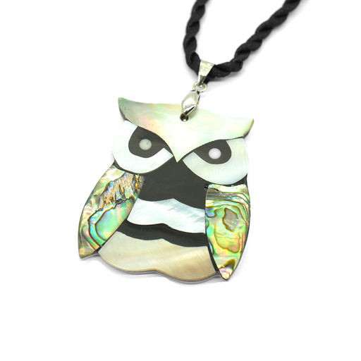 Подвеска на шнурке из перламутра Сова 39*42мм, 48см.