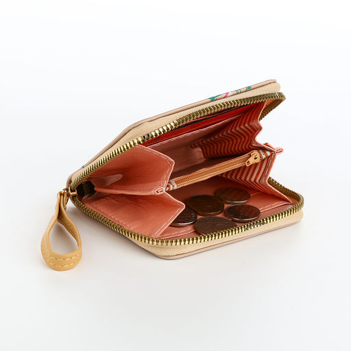 Кошелёк женский на молнии с ремешком, лакированный, бежевый