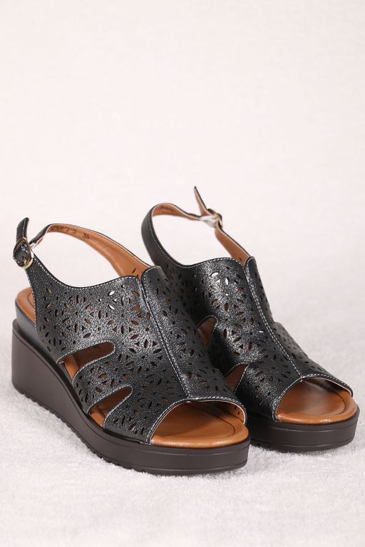 Босоножки черные женские