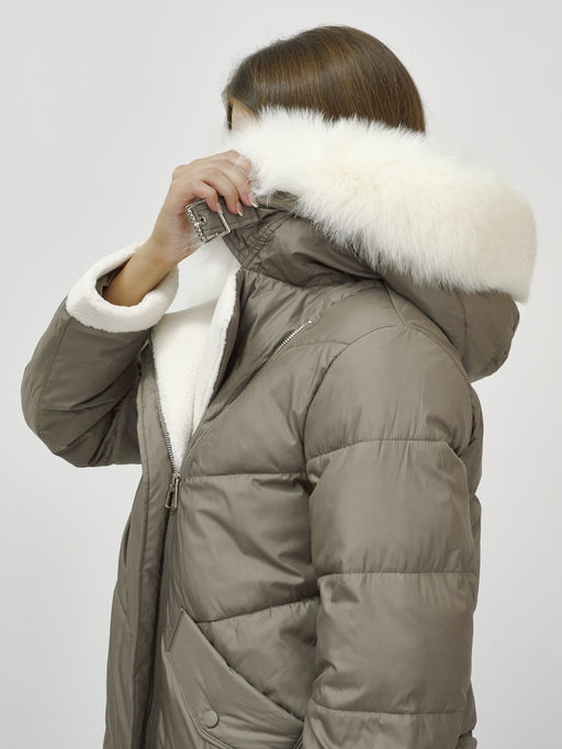 Куртка зимняя женская косуха с мехом и овчиной коричневого цвета 389_1K