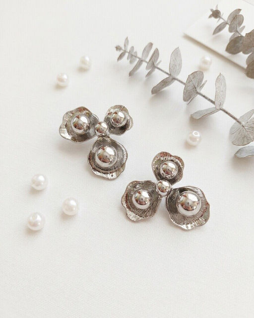 Стильные серьги