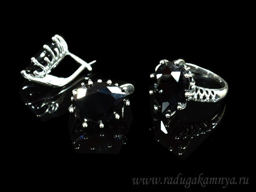 Кольцо серьги с цирконом искусственным, цв.черный размер 18