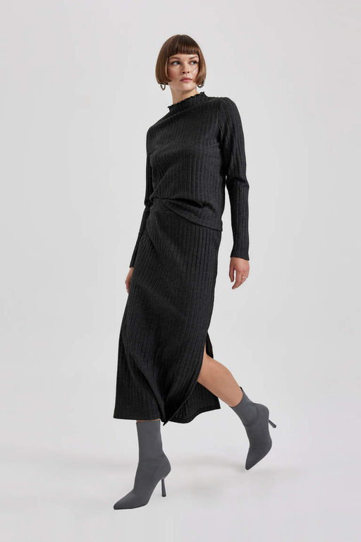 Облегающая футболка с полуводолазкой в рубчик и длинными рукавами - Defacto фото 4