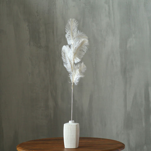 Цена за 2 шт. Декор из перьев «Фонтан» на ножке, высота — 58 см