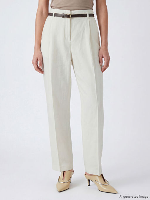 Beli Kemerli Kad?n Kuma? Pantolon