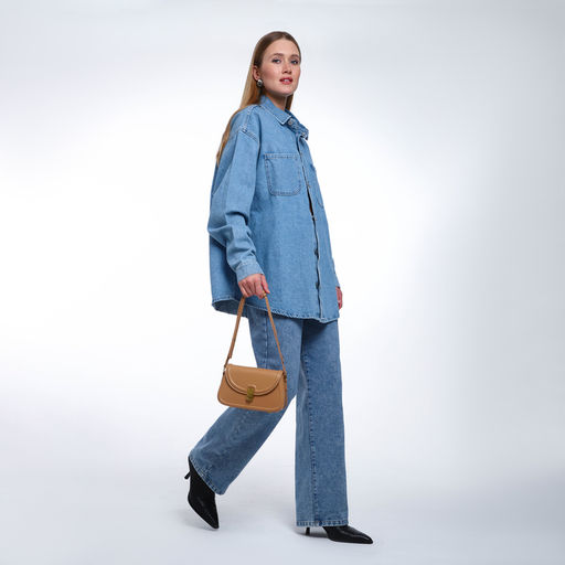 Сумка женская мессенджер TEXTURA на клапане, 23×6×13 см, тёмно-бежевая