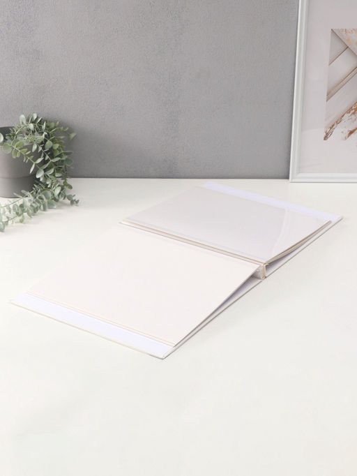 Фотоальбом магнитный на 20 листов Малыш-жираф с сердечками, кожзам, в коробке, 2.6?32?33.5 см